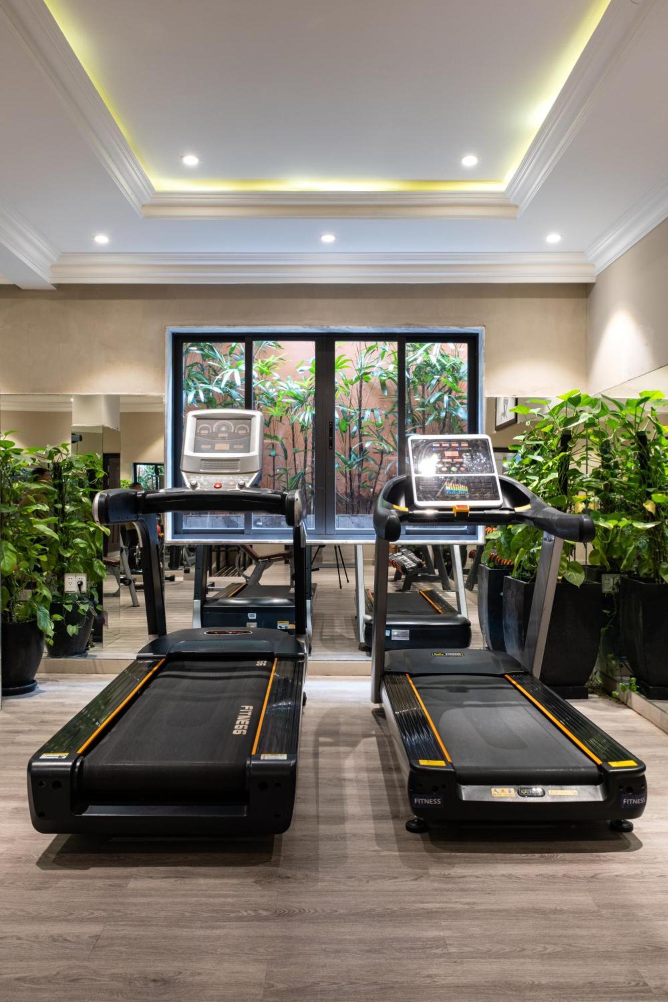 Allegro Hoi An . A Little Luxury Hotel & Spa Kültér fotó The gym at the Mandarin Oriental, Paris