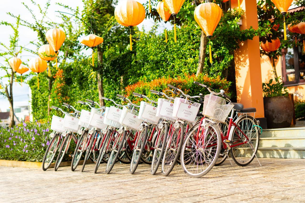 Allegro Hoi An . A Little Luxury Hotel & Spa Kültér fotó Bicycles for rent in Hoi An